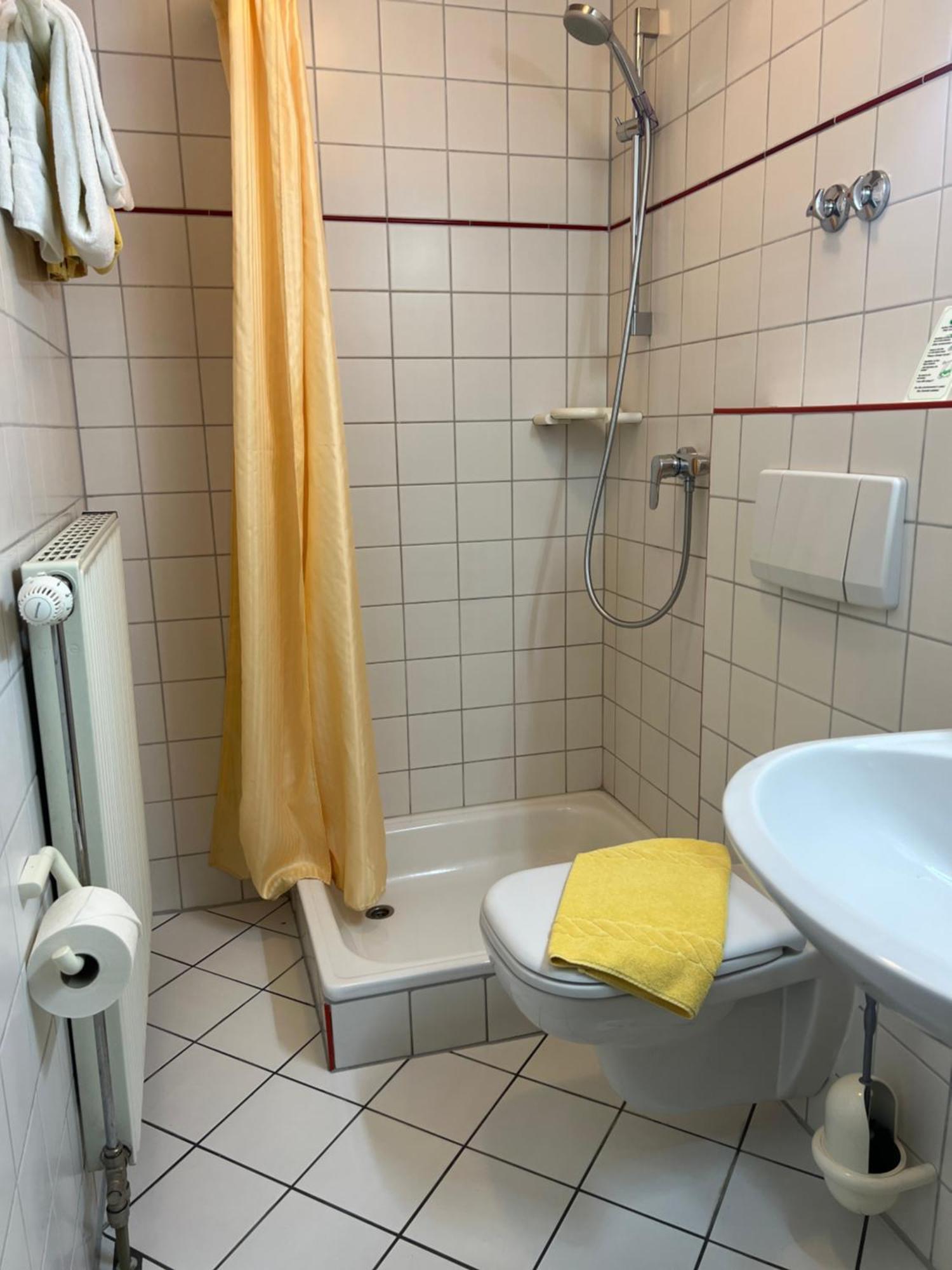 Hotel Cronberger Hof ลาเดนบวร์ก ภายนอก รูปภาพ